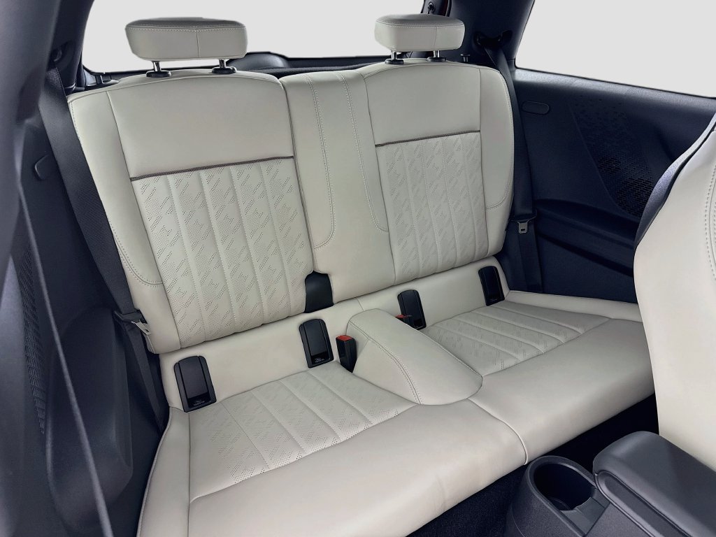 Certified 2026 MINI Cooper 2-Door Hardtop FWD image 24