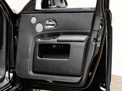 Used 2017 Rolls-Royce Ghost image 45