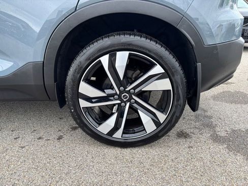 Used 2023 Volvo XC40 B5 Plus w/ Driver Assist Package AWD/4WD image 30