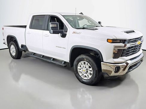 Used 2024 Chevrolet Silverado 2500 LT image 36