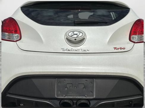 Used 2015 Hyundai Veloster Turbo FWD image 16