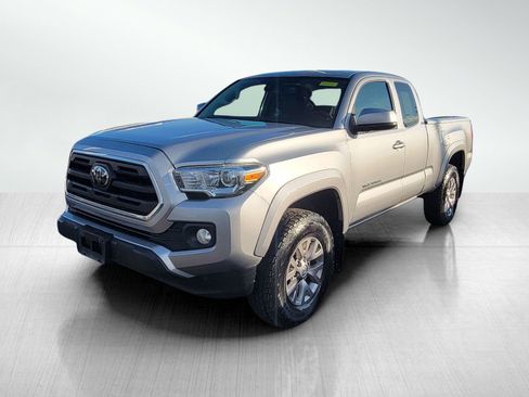 Used 2018 Toyota Tacoma SR5 image 9