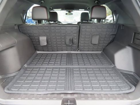 Certified 2024 Chevrolet Equinox RS image 32