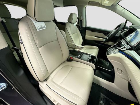 New 2026 Honda Odyssey Touring image 30