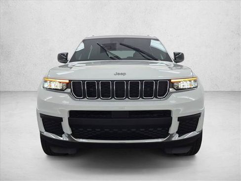 Used 2025 Jeep Grand Cherokee L Laredo w/ Luxury Tech Group I RWD image 2