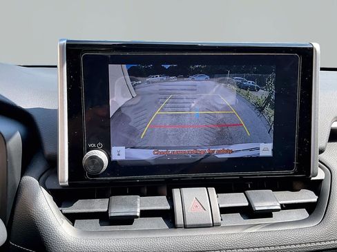 Used 2024 Toyota RAV4 XLE w/ Convenience Package FWD image 27