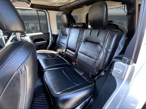 Used 2022 Jeep Wrangler Unlimited Sahara w/ Cold Weather Group AWD/4WD image 22