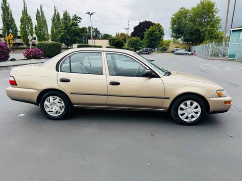 Used 1997 Toyota Corolla CE image 6