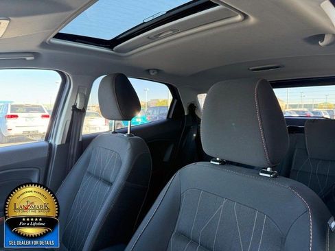Used 2021 Ford EcoSport SE w/ SE Appearance Package image 9