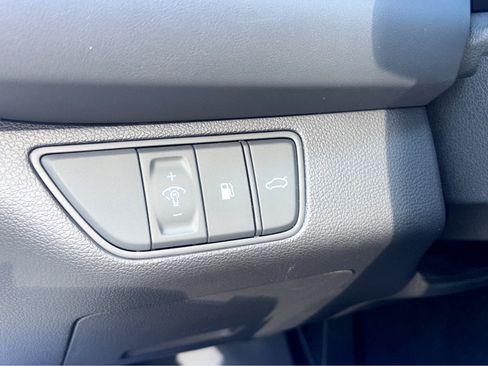 New 2026 Genesis G70 2.5T image 12