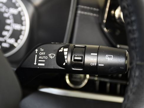 Used 2024 Mitsubishi Outlander AWD image 24