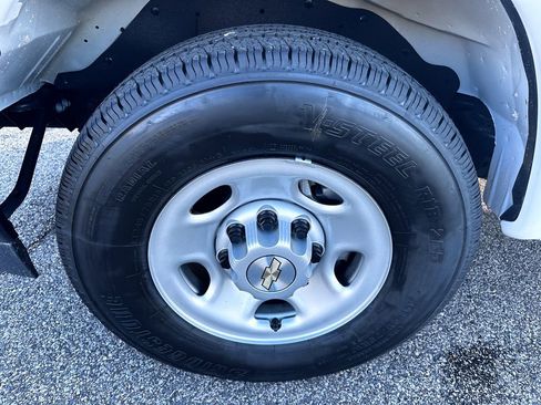 Used 2025 Chevrolet Express 2500 Extended w/ Communications Package image 13