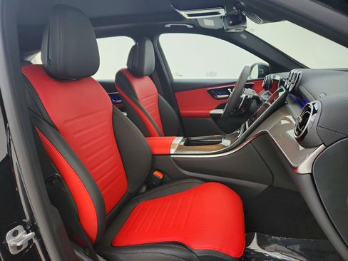 Certified 2025 Mercedes-Benz GLC 43 AMG 4MATIC image 20