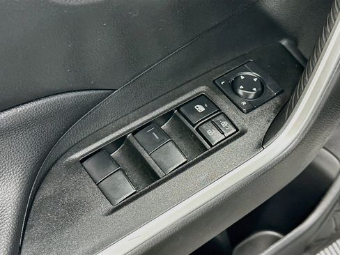 Used 2025 Toyota RAV4 LE AWD/4WD image 15