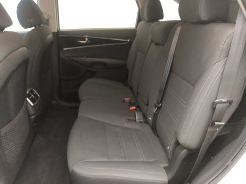 Used 2020 Kia Sorento LX image 18