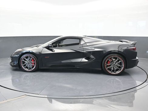 Used 2023 Chevrolet Corvette Stingray Premium Conv w/ Z51 Performance Package image 3