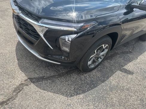 New 2026 Chevrolet Trax LT FWD image 9