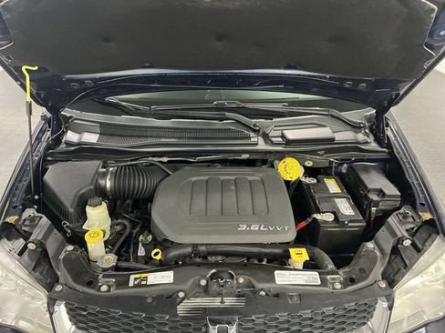 Used 2016 Dodge Grand Caravan SXT w/ Rear Park Assist Package FWD image 28