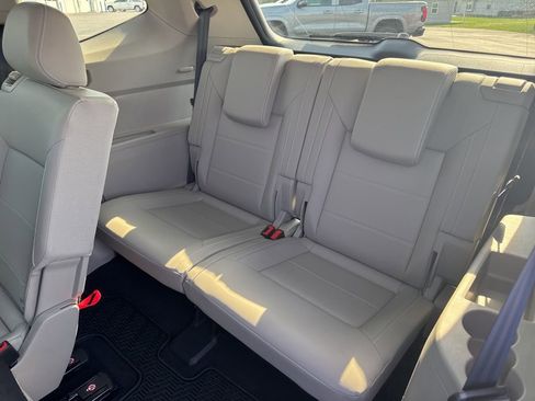 Used 2023 Volkswagen Atlas SE AWD/4WD image 41