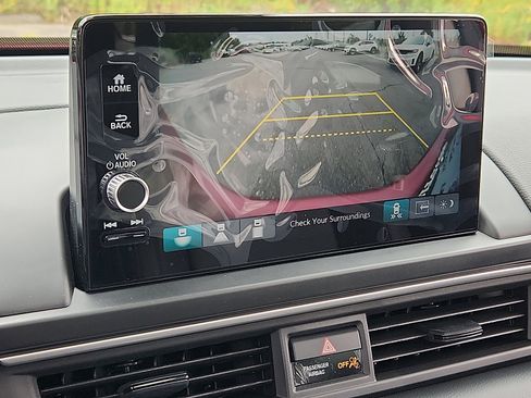 New 2025 Honda Pilot Touring image 14