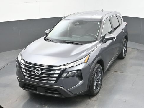 Used 2025 Nissan Rogue SV FWD image 30