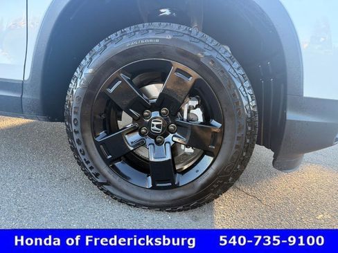 Used 2025 Honda Ridgeline Black Edition image 10