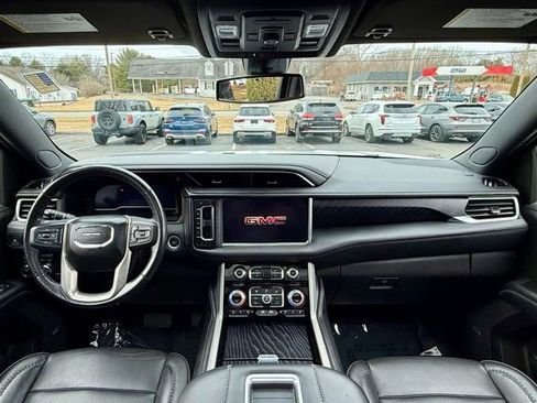 Used 2023 GMC Yukon XL Denali image 22