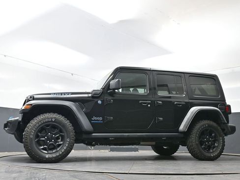 Used 2023 Jeep Wrangler Unlimited AWD/4WD image 59