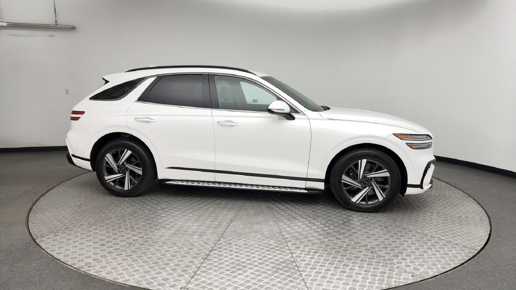 Certified 2026 Genesis GV70 3.5T Sport Advanced AWD/4WD image 9