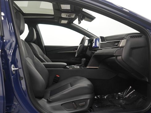 Used 2025 Toyota Camry XSE image 11