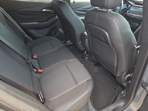 Used 2022 Buick Encore GX Select FWD image 11