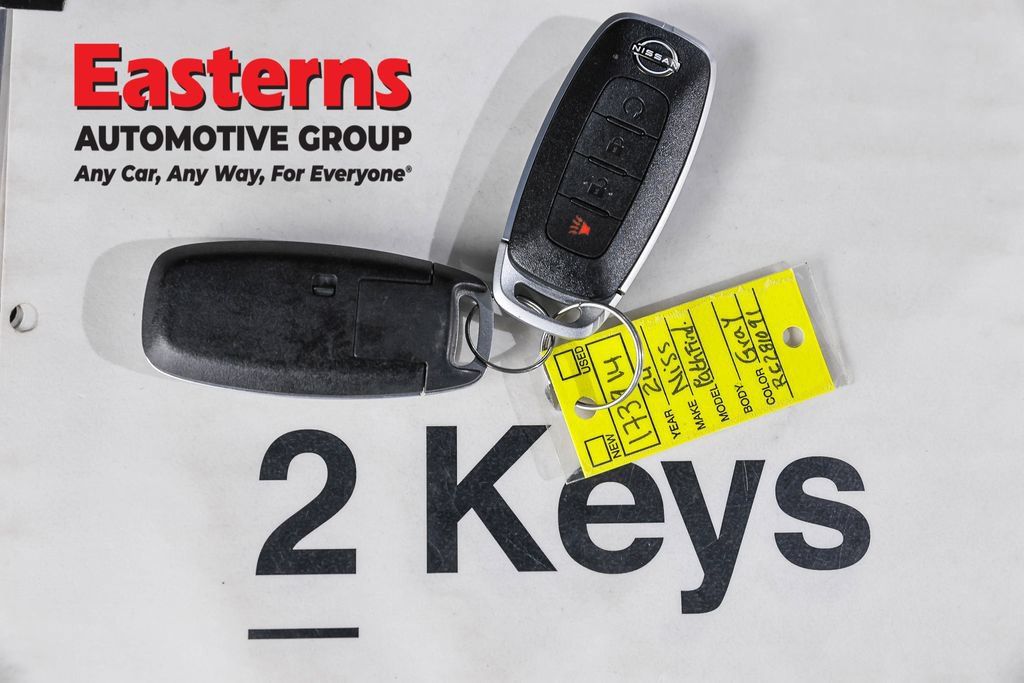 Used 2024 Nissan Pathfinder SV AWD/4WD image 26