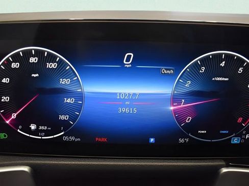 Used 2025 Mercedes-Benz GLB 250 4MATIC image 26