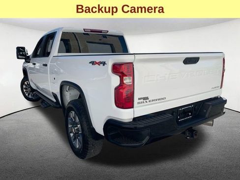 Used 2024 Chevrolet Silverado 2500 Custom w/ Custom Value Package image 10