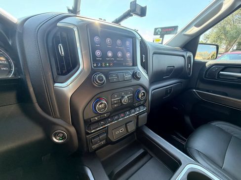 Used 2020 Chevrolet Silverado 1500 LT Trail Boss AWD/4WD image 17