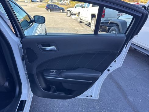 Used 2015 Dodge Charger SXT w/ AWD Premium Group image 21