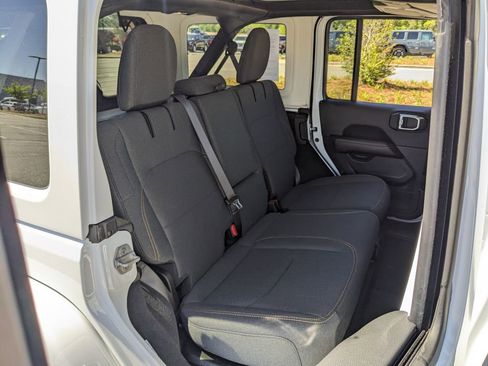 Certified 2025 Jeep Wrangler Unlimited Sahara AWD/4WD image 46