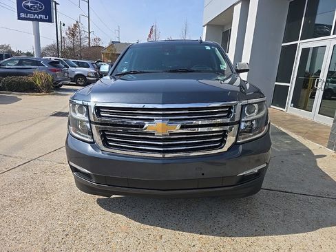 Used 2020 Chevrolet Suburban Premier w/ Premier 6.2L Value Package image 5