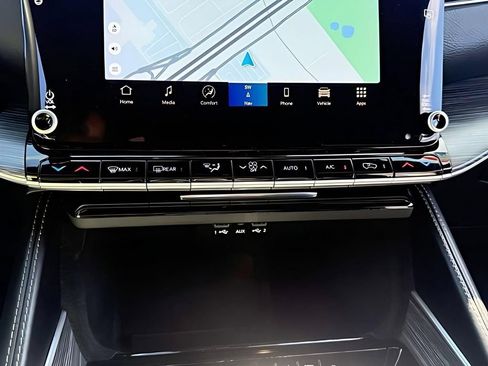 Used 2023 Jeep Wagoneer Series III w/ Preferred Equipment Group AWD/4WD image 23