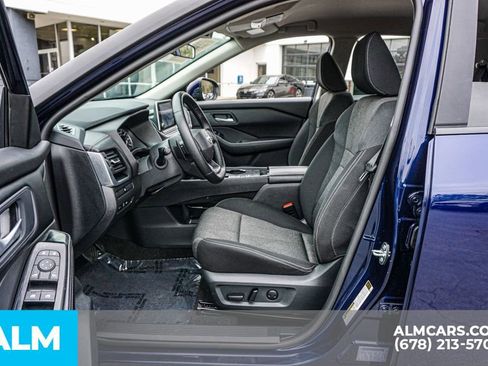 Used 2025 Nissan Rogue SV FWD image 19
