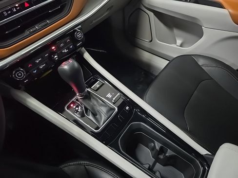 Used 2023 Jeep Compass Limited image 26