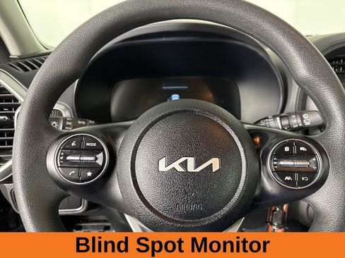 Used 2025 Kia Soul LX FWD image 11