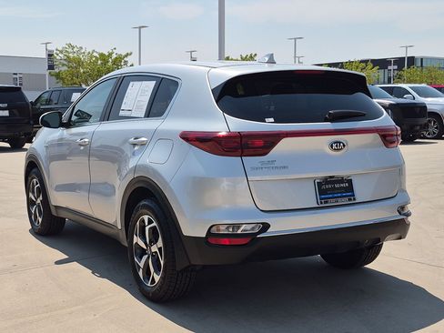 Used 2020 Kia Sportage LX AWD/4WD image 3