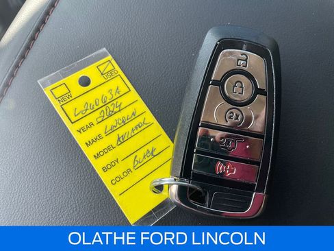 Used 2024 Lincoln Aviator Reserve w/ Equipment Group 201A image 11