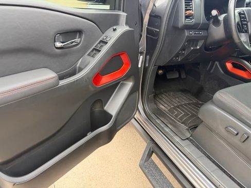 Used 2022 Nissan Frontier PRO-4X w/ Technology Package AWD/4WD image 16