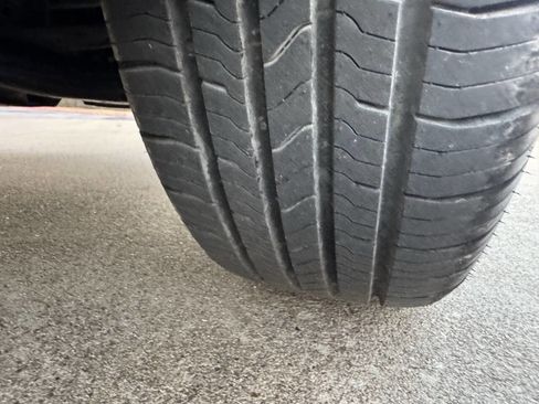 Used 2013 Toyota Yaris LE image 23