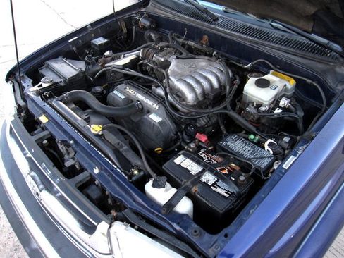 Used 2002 Toyota 4Runner SR5 image 32