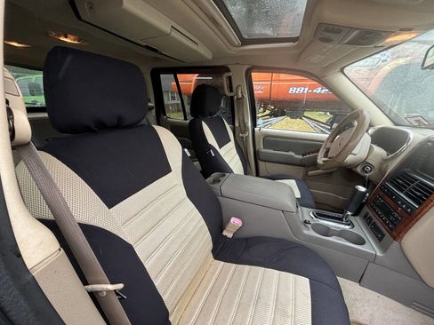 Used 2007 Ford Explorer Eddie Bauer image 18