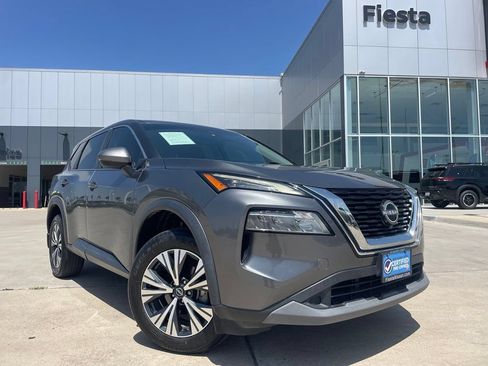 Certified 2022 Nissan Rogue SV FWD image 1