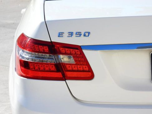 Used 2013 Mercedes-Benz E 350 Luxury image 17